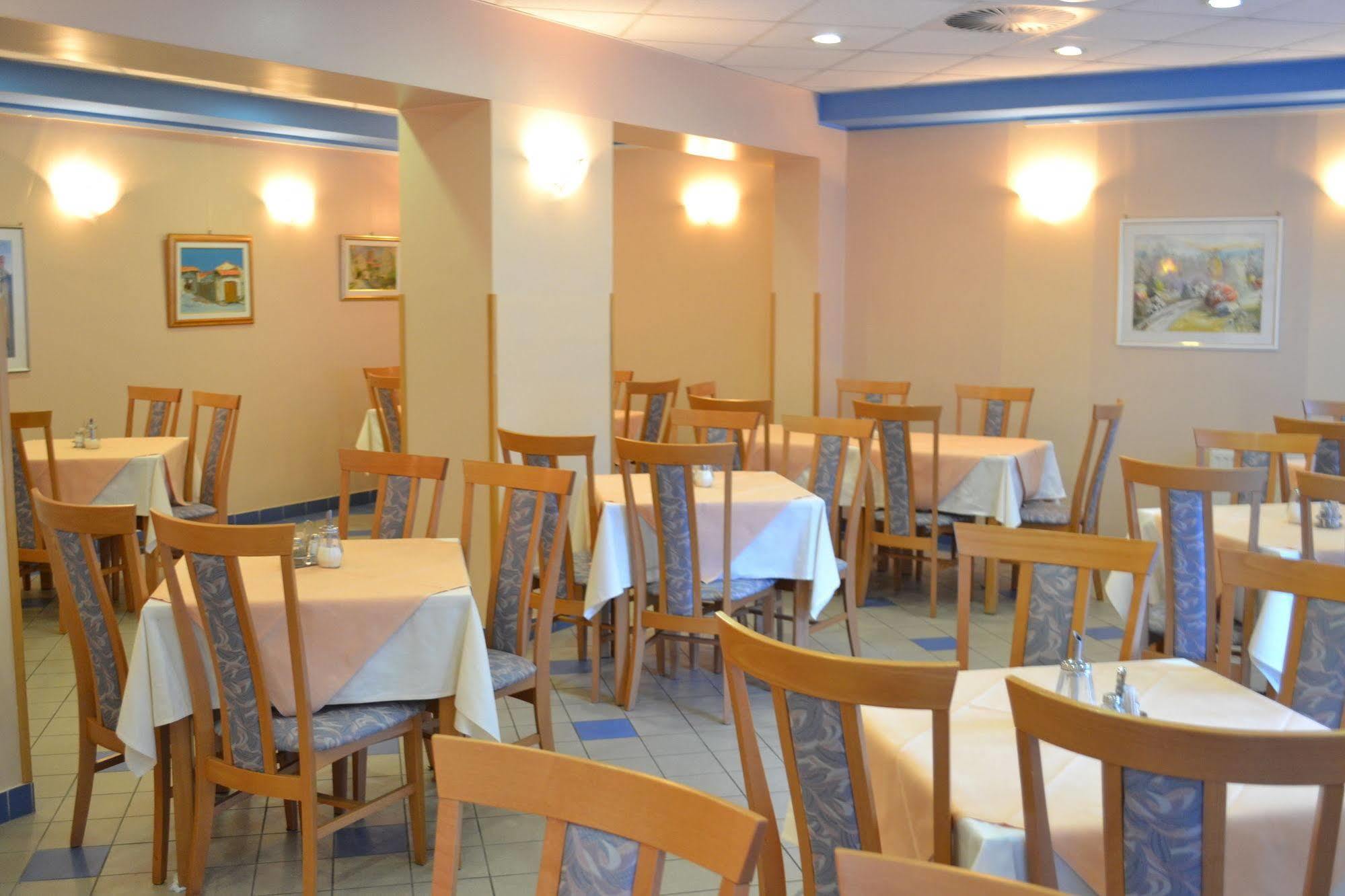 Hotel Tabor Sezana Ngoại thất bức ảnh